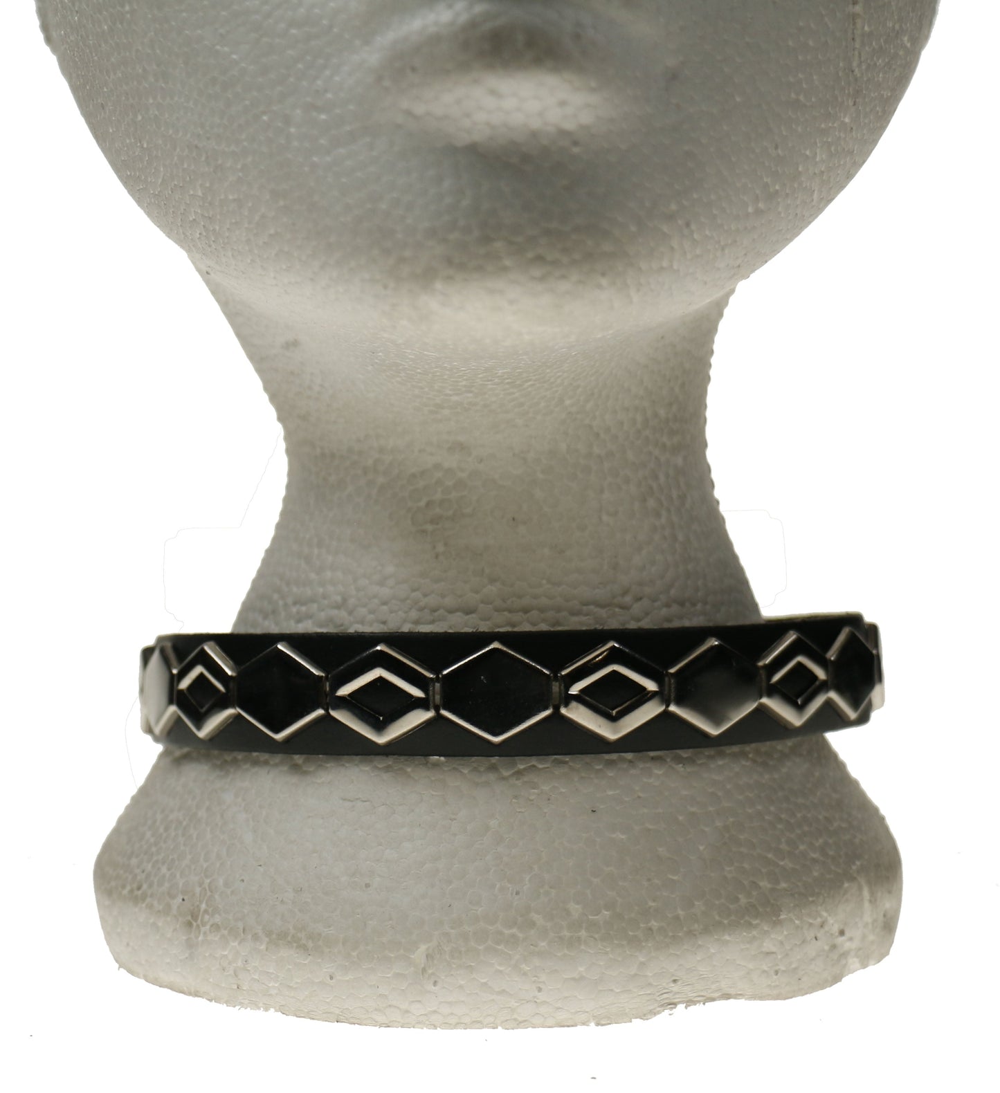 NB260 1 Row Hex Check Leather Choker