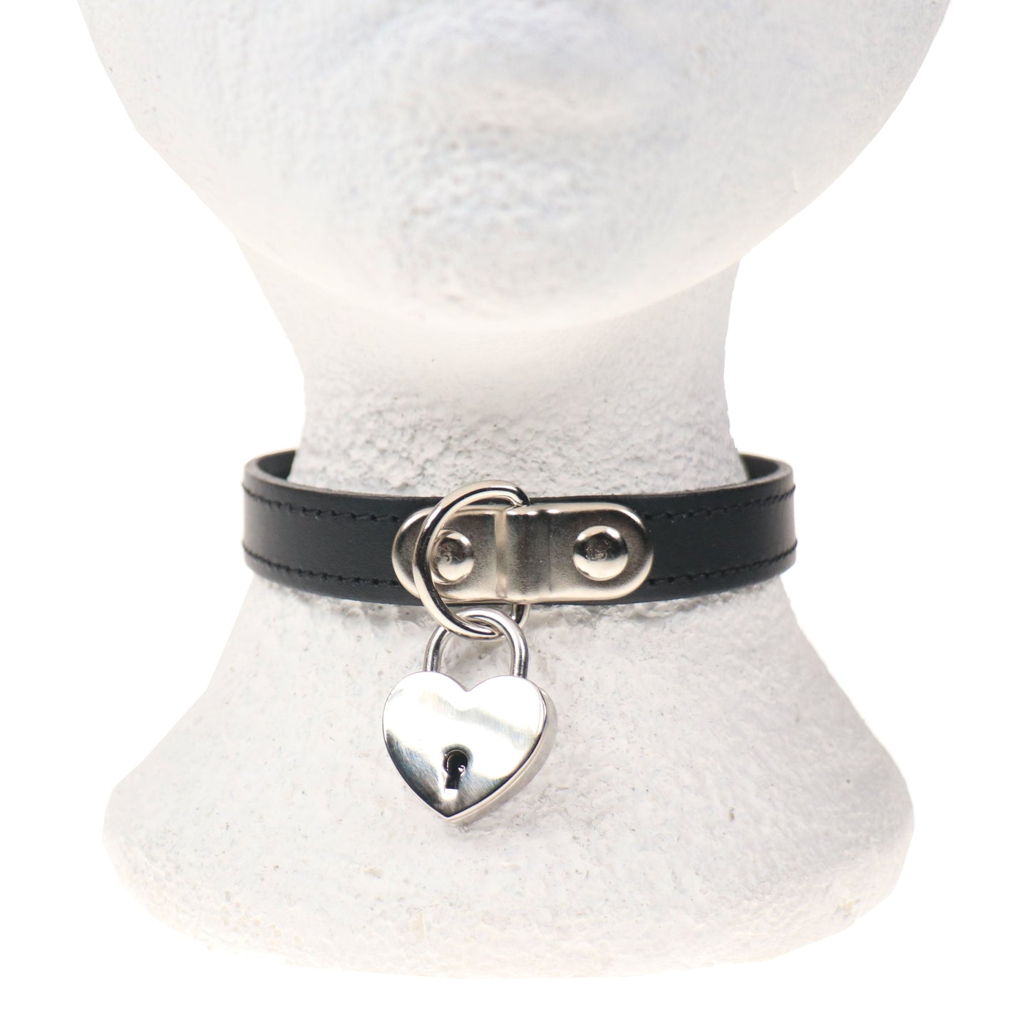 NB321 1 ROW BLACK STITCH WITH SMALL HEART PADLOCK Leather Choker