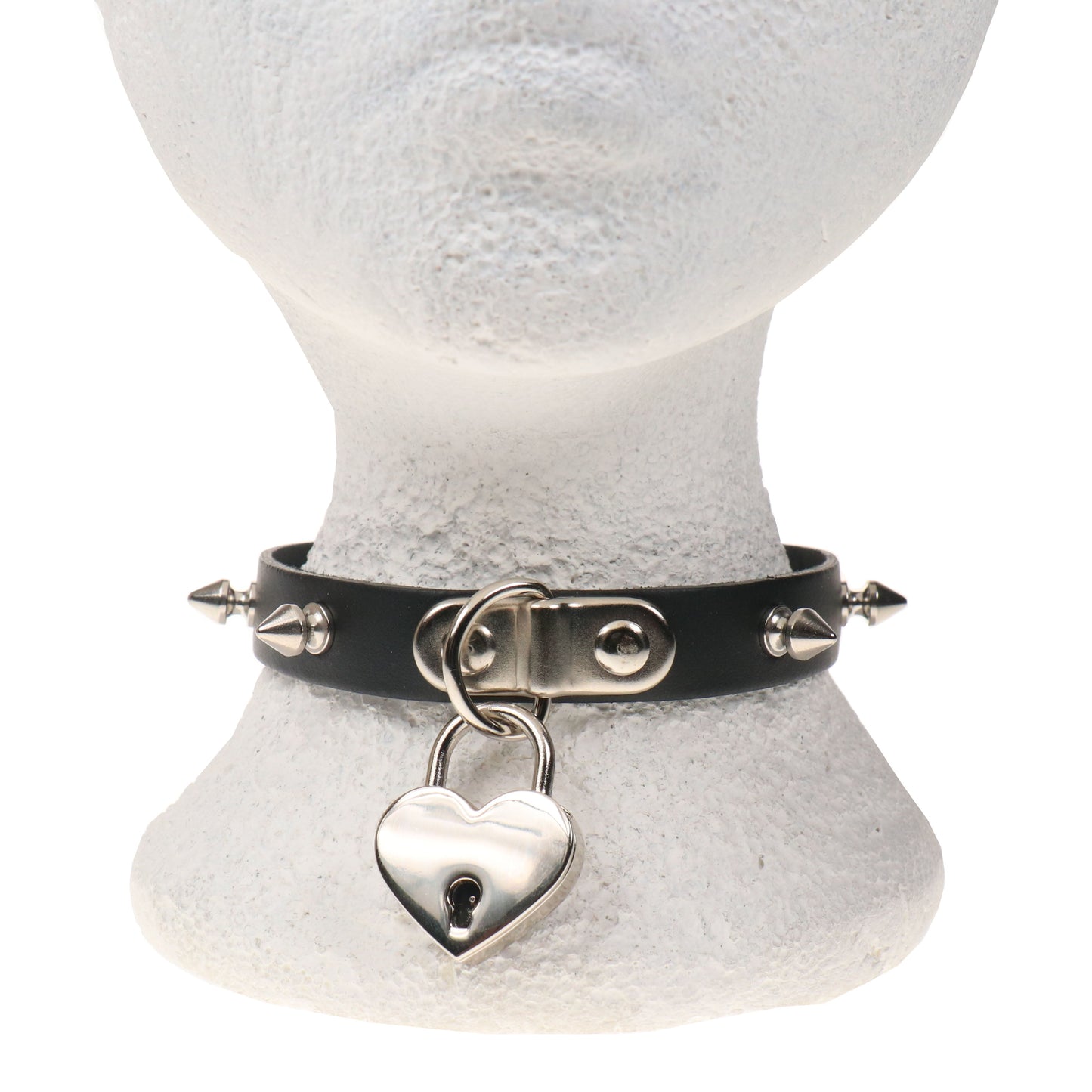 NB322C 1 ROW SMALL SPIKE AND BIG HEART PADLOCK Leather Choker