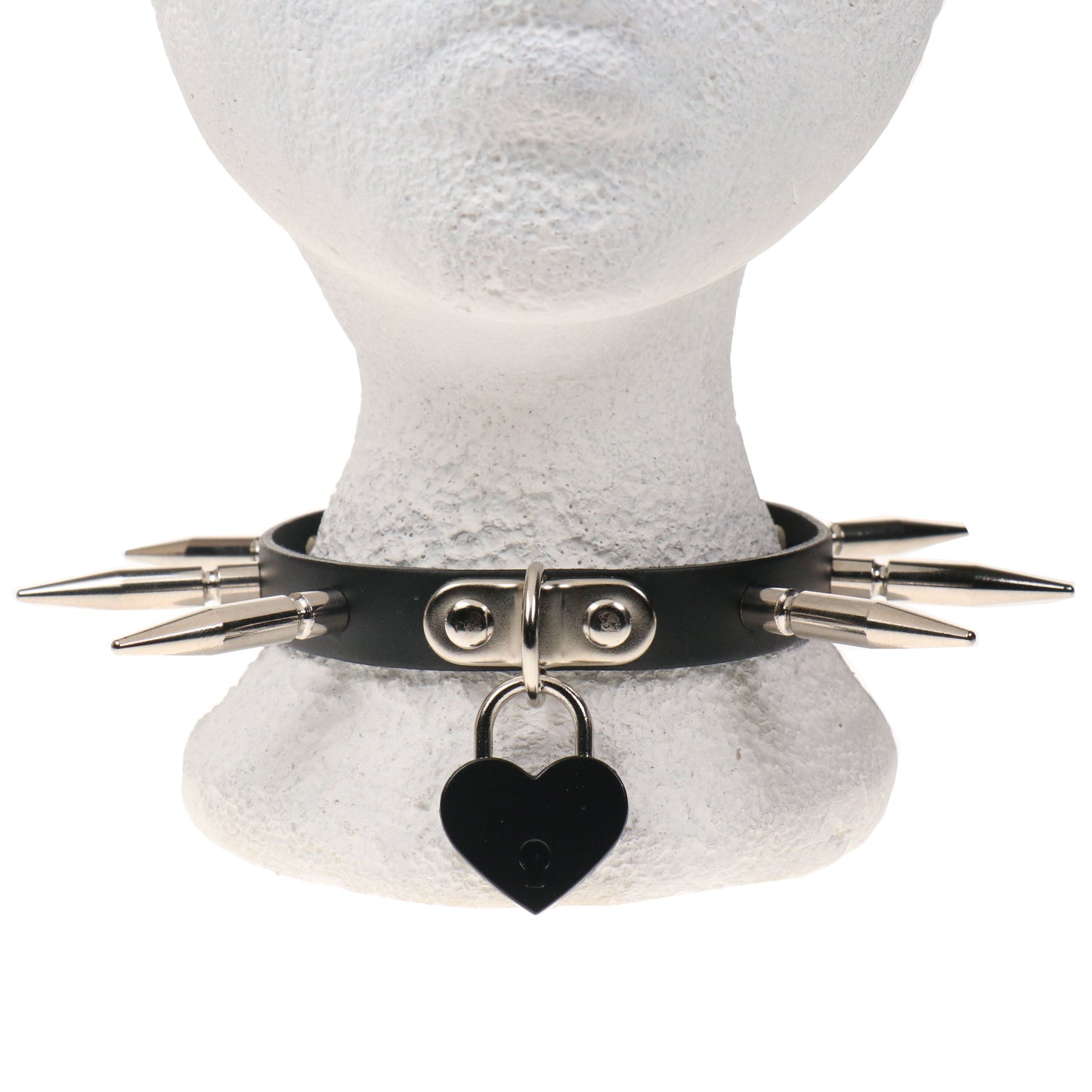 NB324D 1 ROW LARGE SPIKE AND BIG BLACK HEART PADLOCK Leather Choker