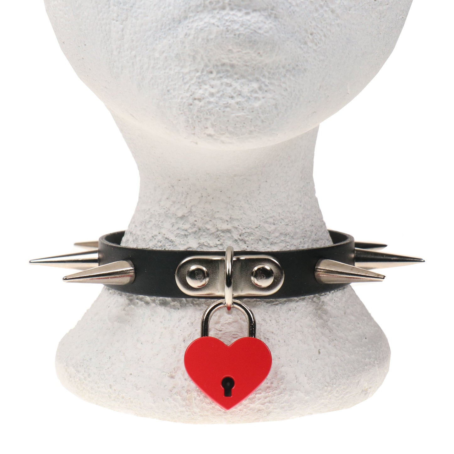 NB326E 1 ROW MEDIUM CONE SPIKE AND BIG RED HEART PADLOCK Leather Choker