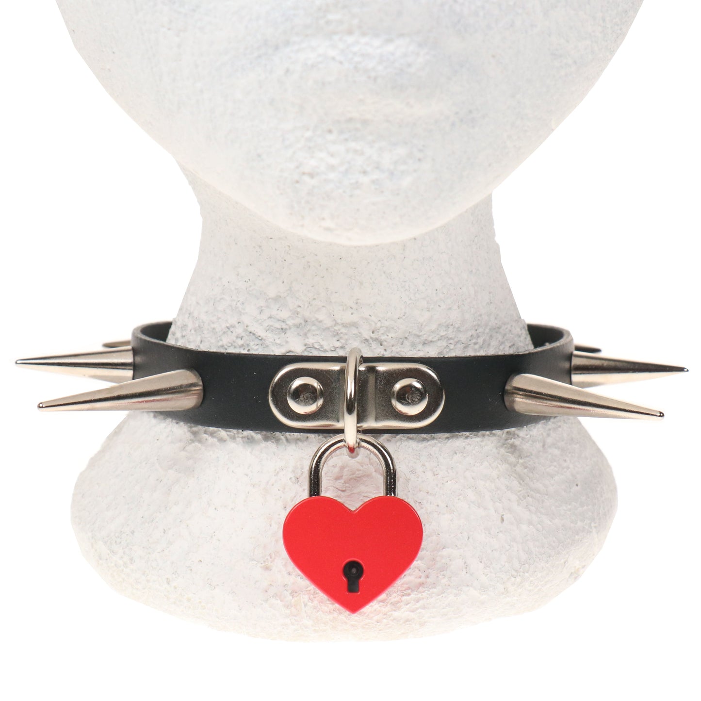 NB327E 1 ROW SMALL, MEDIUM AND LARGE CONE SPIKE AND BIG RED HEART PADLOCK Leather Choker