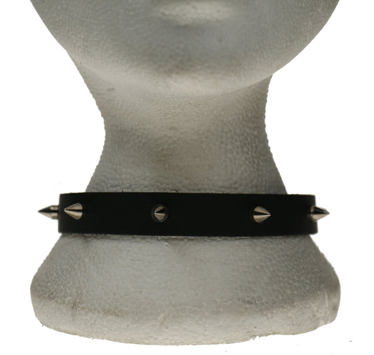 NB251 1 Row Extra Small Cone w/ Lip 7 Hole Leather Choker