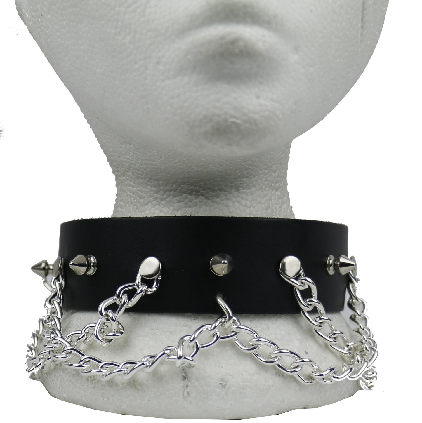 NB305 1 Row Handle Plate with Cannabis Leaf and Rasta (Red/Yellow/Green 13mm Pyramid) Leather Choker