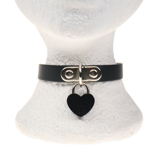 NB319A 1 ROW SMALL BLACK HEARTLOCK Leather Choker