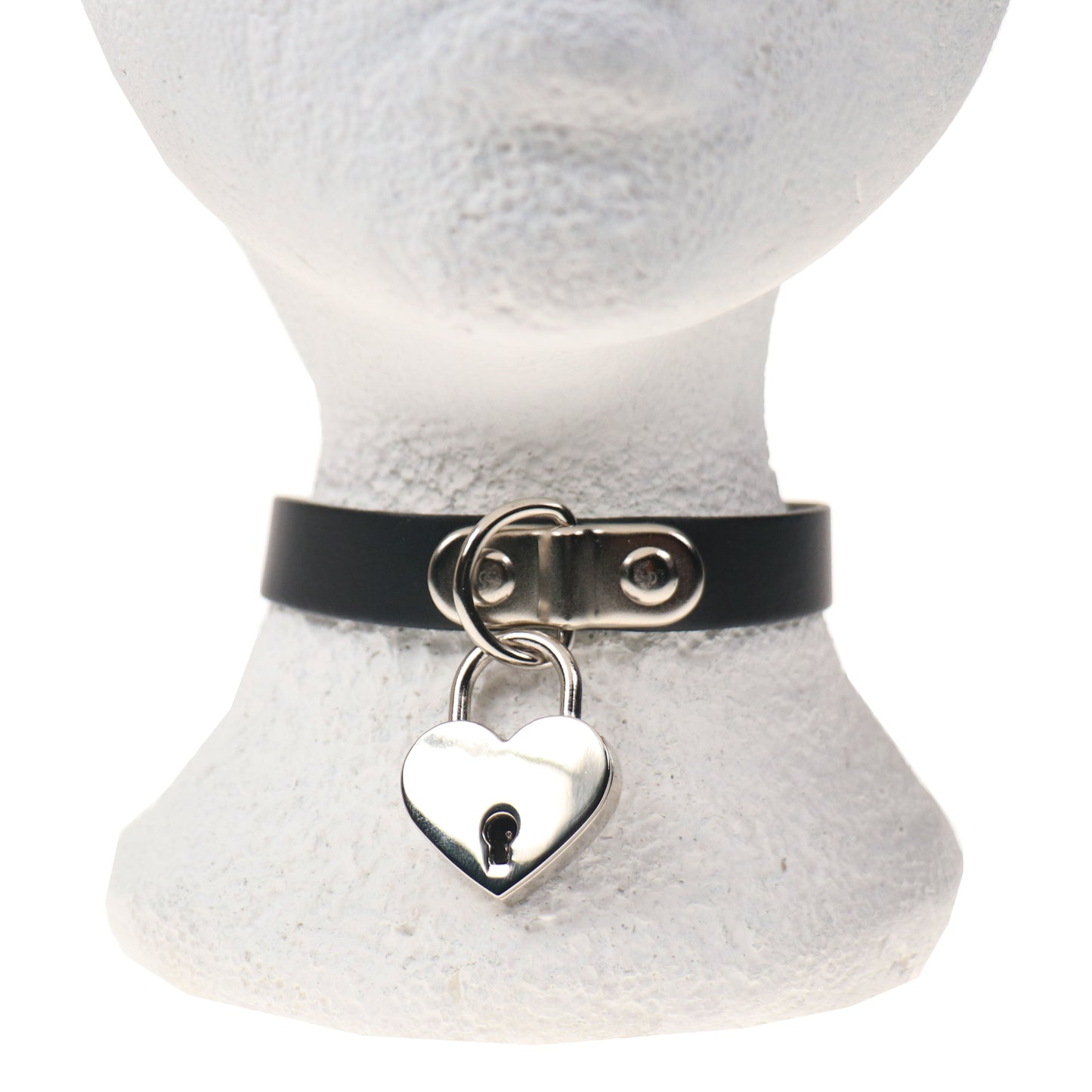 NB319C 1 ROW BIG HEARTLOCK Leather Choker