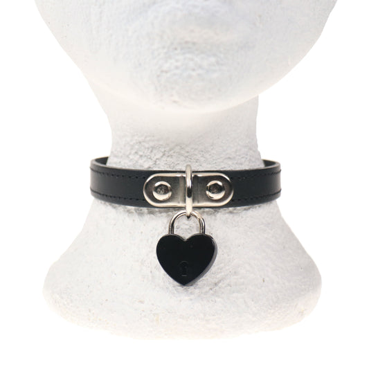 NB321A 1 ROW BLACK STITCH WITH SMALL BLACK HEART PADLOCK Leather Choker