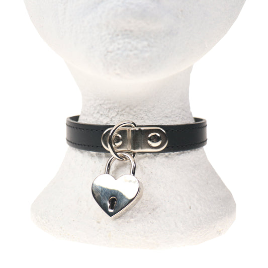 NB321C 1 ROW BLACK STITCH WITH BIG HEART PADLOCK Leather Choker