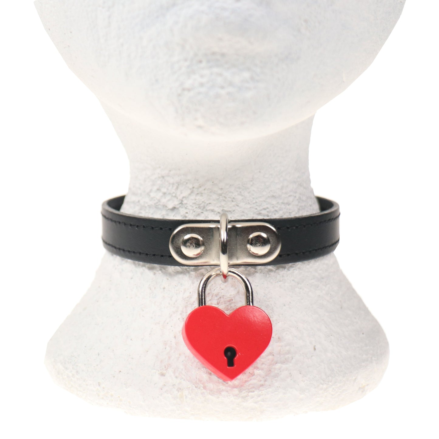 NB321E 1 ROW BLACK STITCH WITH BIG RED HEART PADLOCK Leather Choker