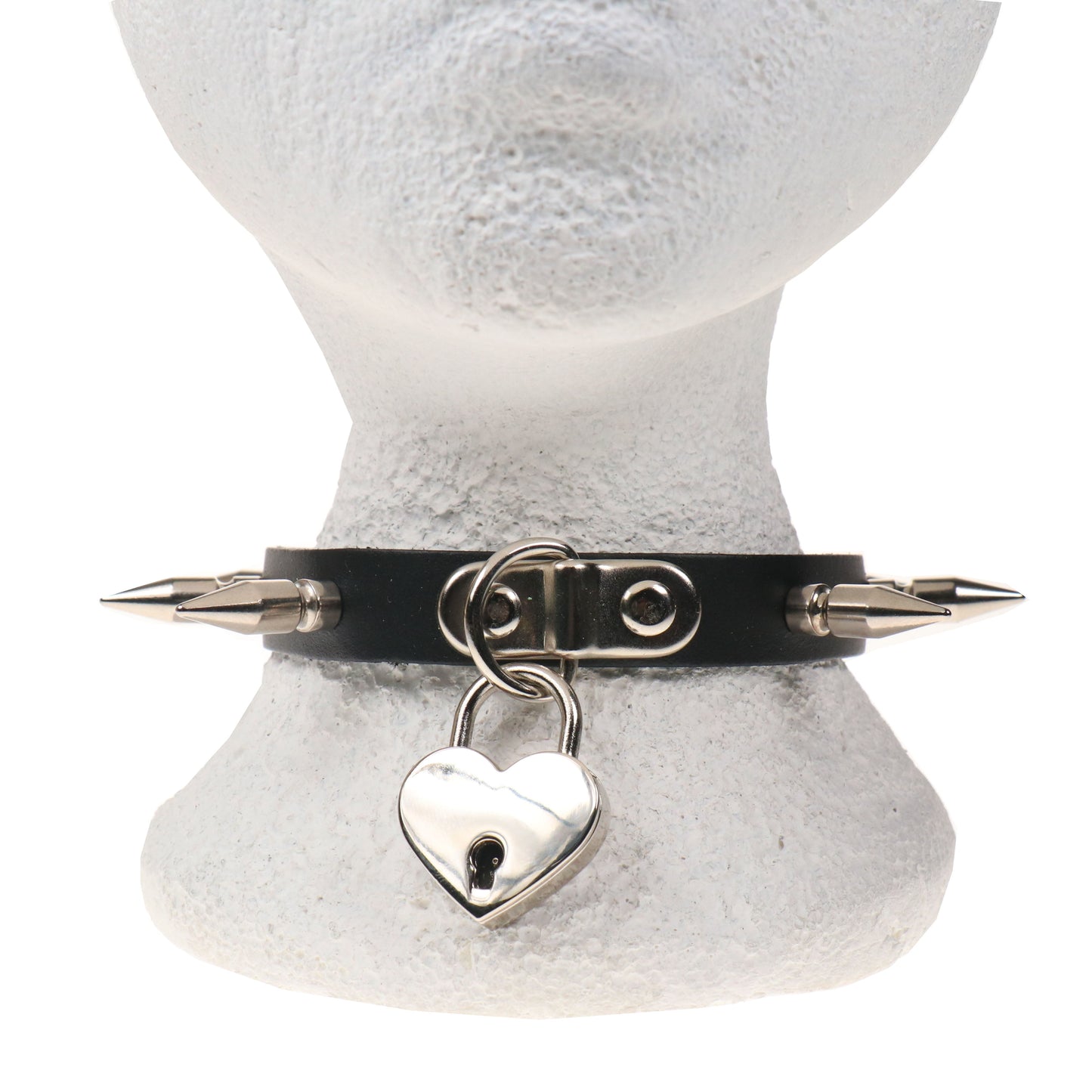NB323C 1 ROW MEDIUM SPIKE AND BIG HEART PADLOCK Leather Choker