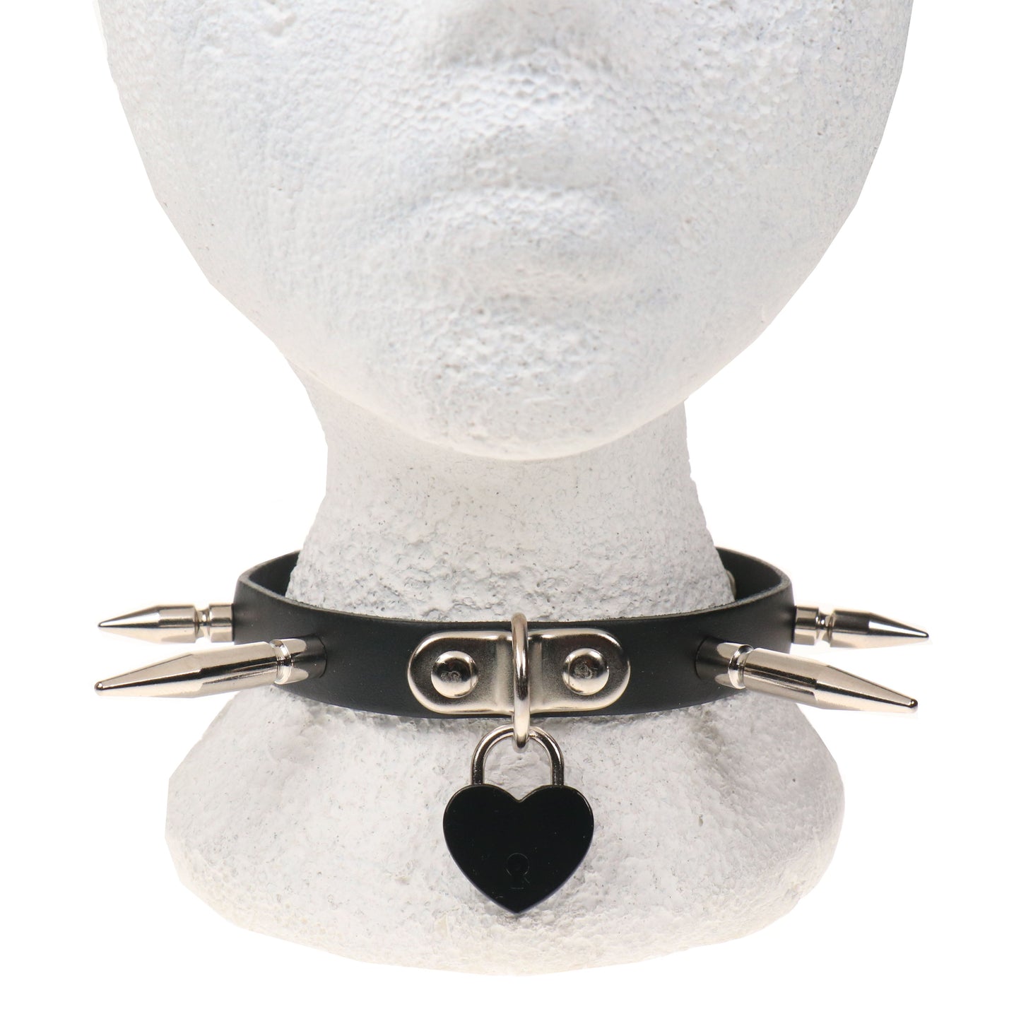 NB325A 1 ROW SMALL,MEDIUM AND LARGE SPIKE AND SMALL BLACK HEART PADLOCK Leather Choker