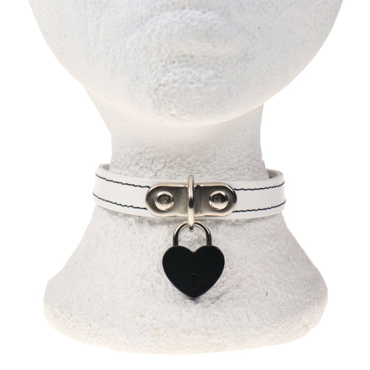 NB332A 1 ROW BLACK STITCH WITH SMALL BLACK HEART PADLOCK- WHITE Leather Choker