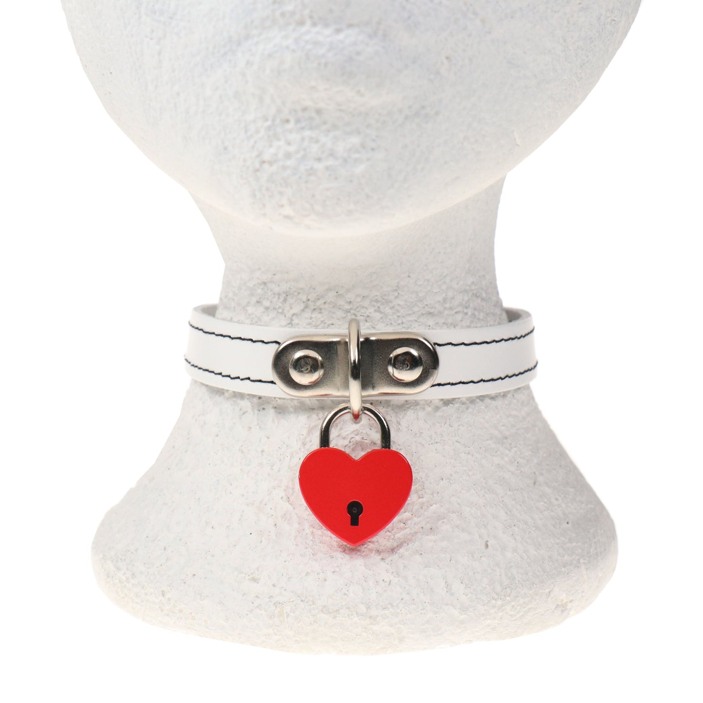 NB332B 1 ROW BLACK STITCH WITH SMALL RED HEART PADLOCK- WHITE Leather Choker