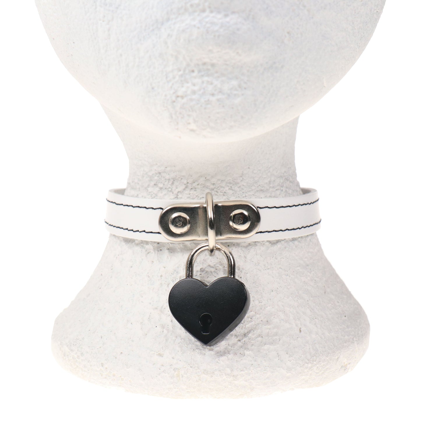 NB332D 1 ROW BLACK STITCH WITH BIG BLACK HEART PADLOCK- WHITE Leather Choker