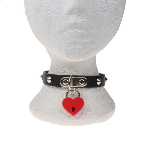 NB333E 1 ROW CONICAL WITH BIG RED HEART PADLOCK Leather Choker