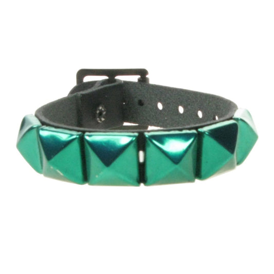WB008M 1 ROW METALLIC GREEN PYRAMID LEATHER WRISTBAND - BLACK