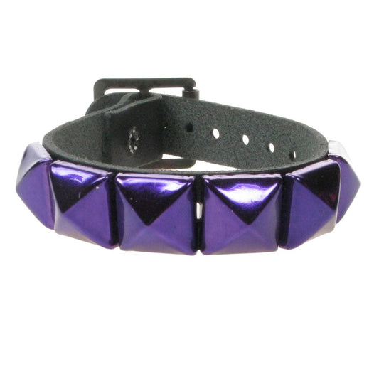 WB008O 1 ROW METALLIC PURPLE PYRAMID LEATHER WRISTBAND - BLACK