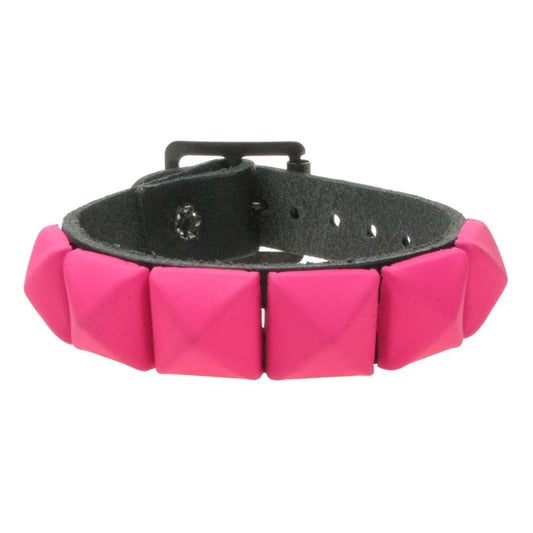 WB008Q 1 ROW RUBBER PINK PYRAMID LEATHER WRISTBAND - BLACK
