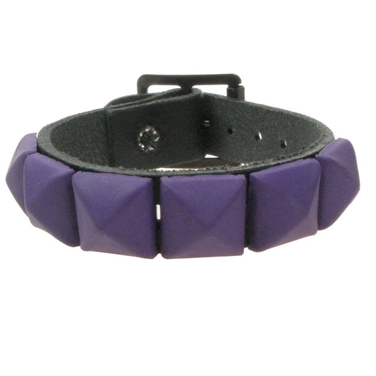 WB008T 1 ROW RUBBER PURPLE PYRAMID LEATHER WRISTBAND - BLACK