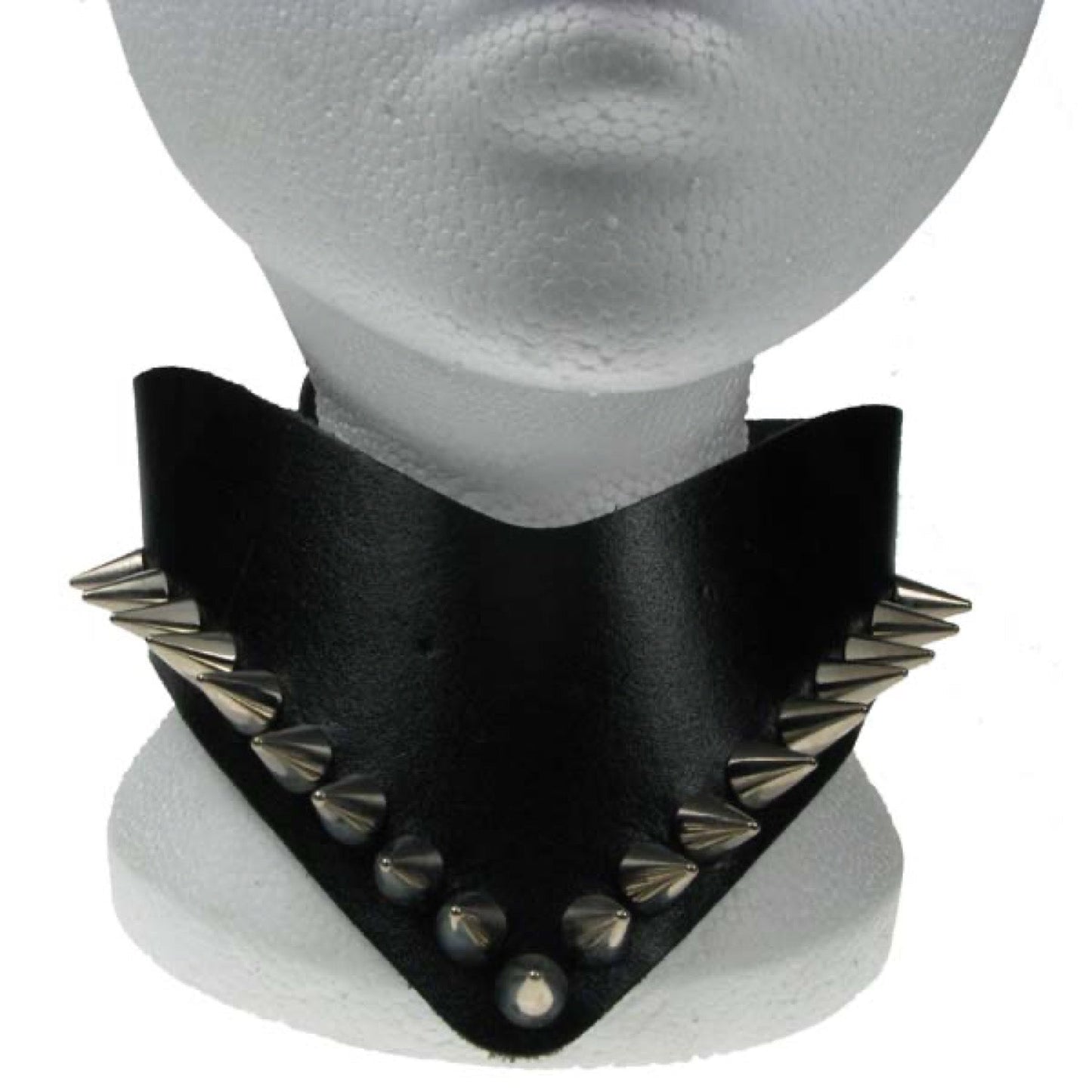 NB021 Small Cone Spike V Neck Leather Choker