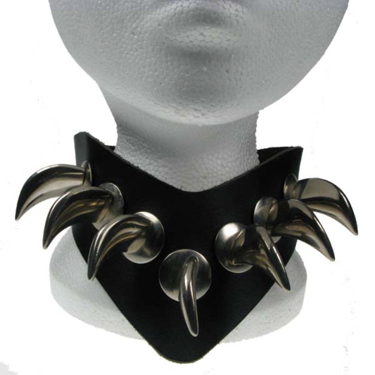NB023 Saber Tooth & Metal Disks V Neck Leather Choker