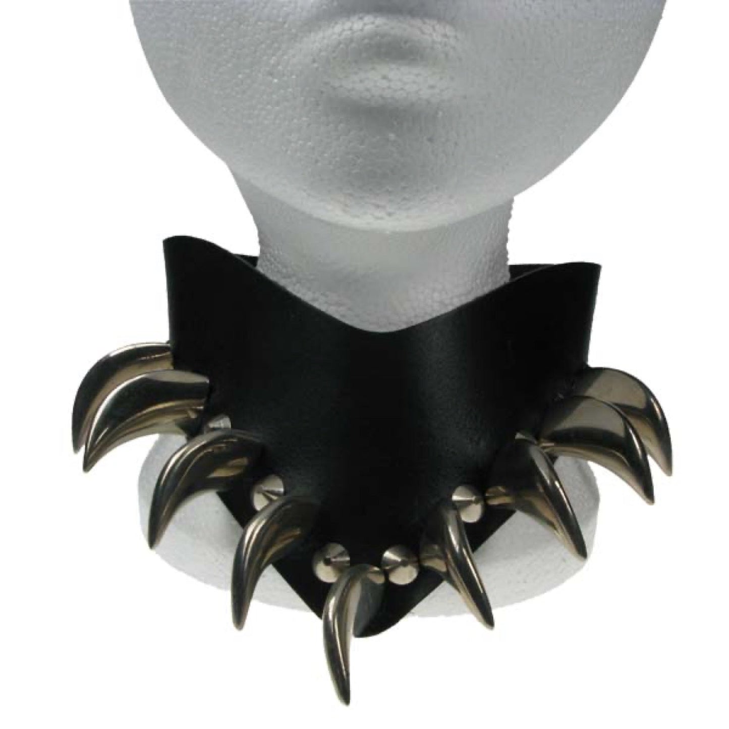NB024 Conical & Saber Tooth Mixed V Neck Leather Choker