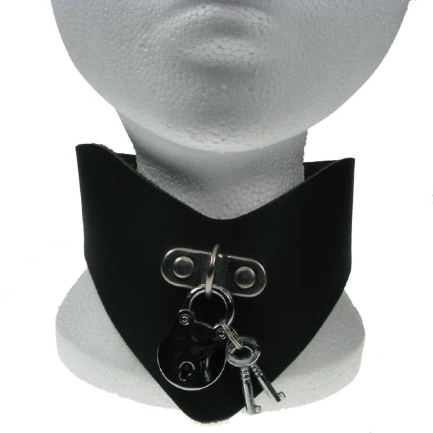 NB028 Cone, Tusk & Claw Crucifix V Neck Leather Choker