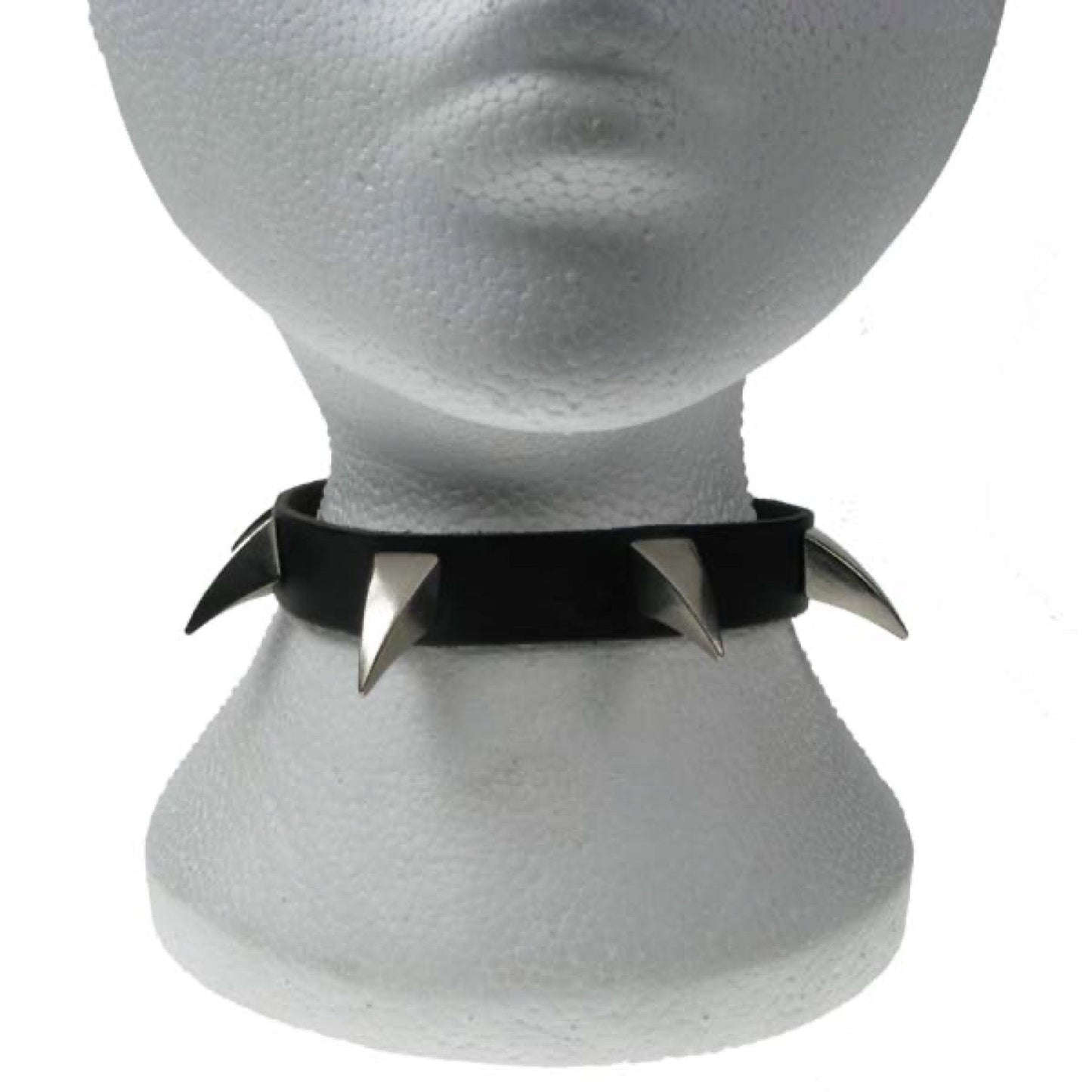 NB071 1 Row Small Claw Leather Choker