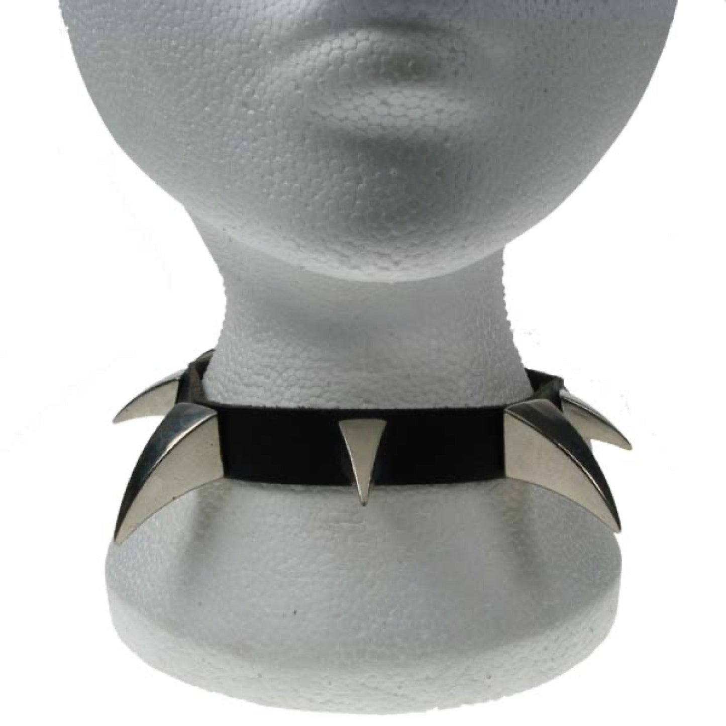 NB072 1 Row Small and Medium Claw Leather Choker