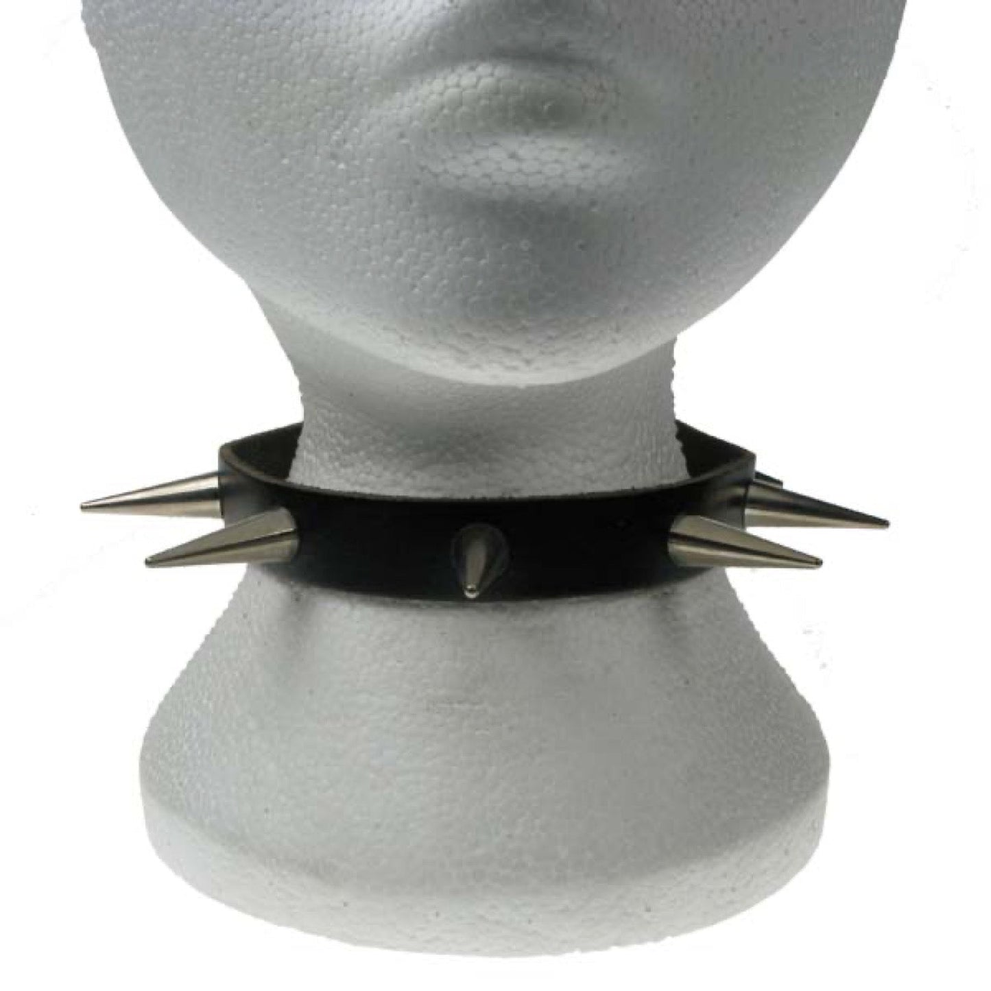 NB090 1 Row Medium Cone Spike Leather Choker