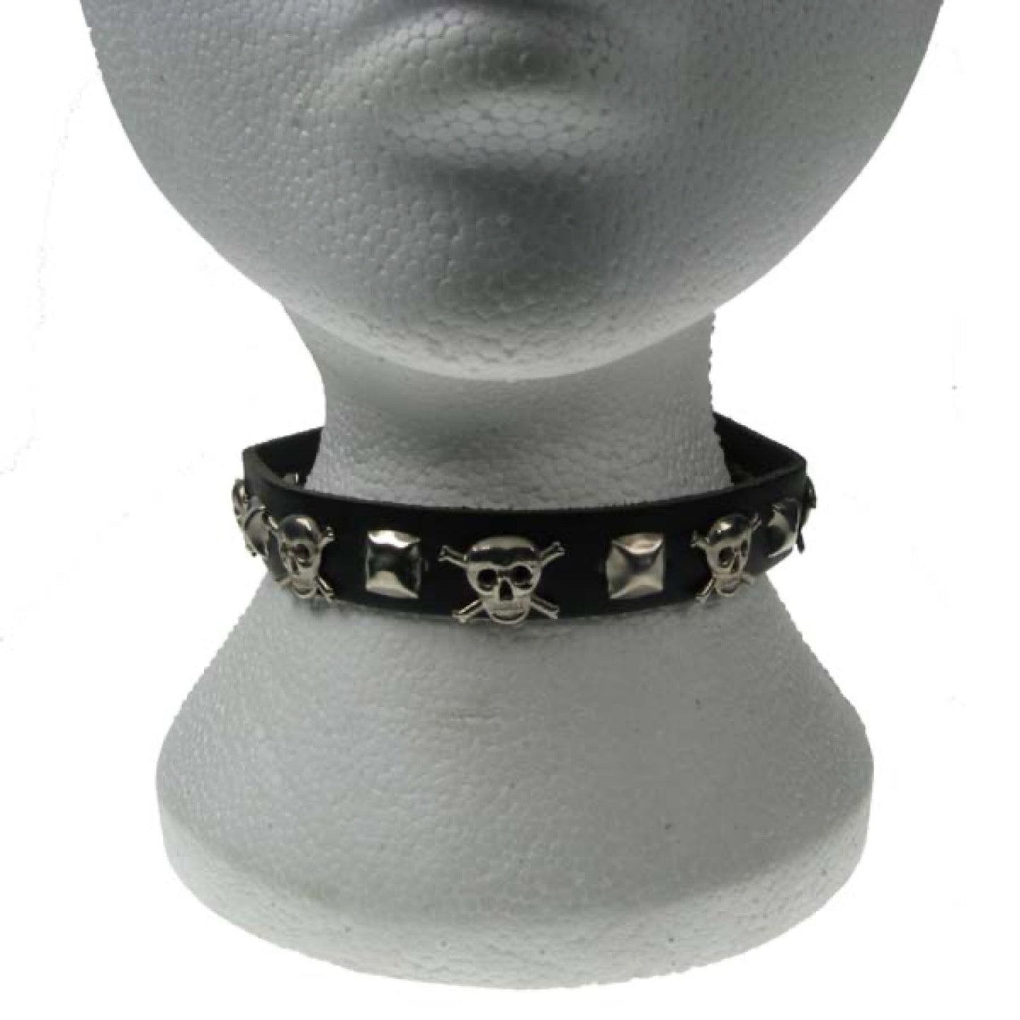 NB092 1 Row 10mm Small Pyramid with Skull and Crossbones Leather Choker