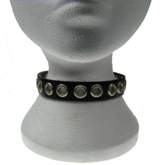 NB096 1 Row Eyelet Leather Choker