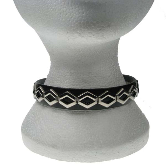 NB142 1 Row open hexagon fitting Leather Choker