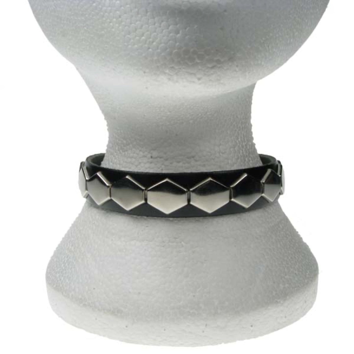 NB143 1 Row hexagon fitting Leather Choker