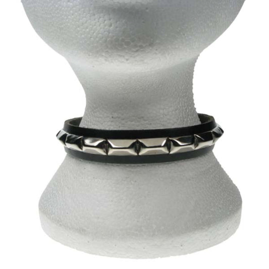 NB145 1 Row squashed Pyramid Leather Choker