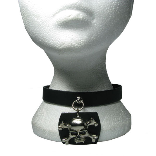 NB204 1 Row width with Vampire Skull and Crossbones metal fitting attached Leather Choker