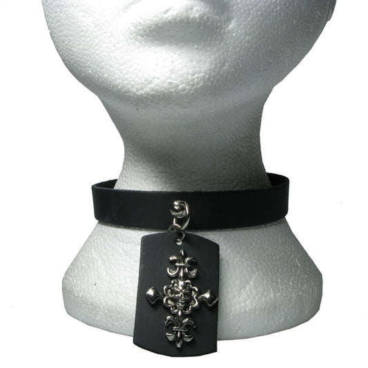 NB209 1 Row width with elaborate skull crucifix / Cross metal fitting attached Leather Choker