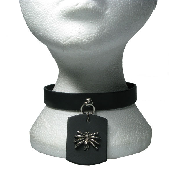 NB210 1 Row width with Spider metal fitting attached Leather Choker
