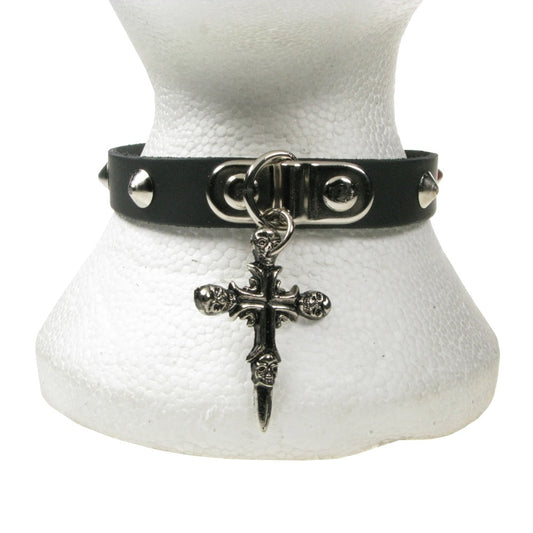 NB227 1 Row Skull Crucifix Fitting Hanging w/ Conical Leather Choker