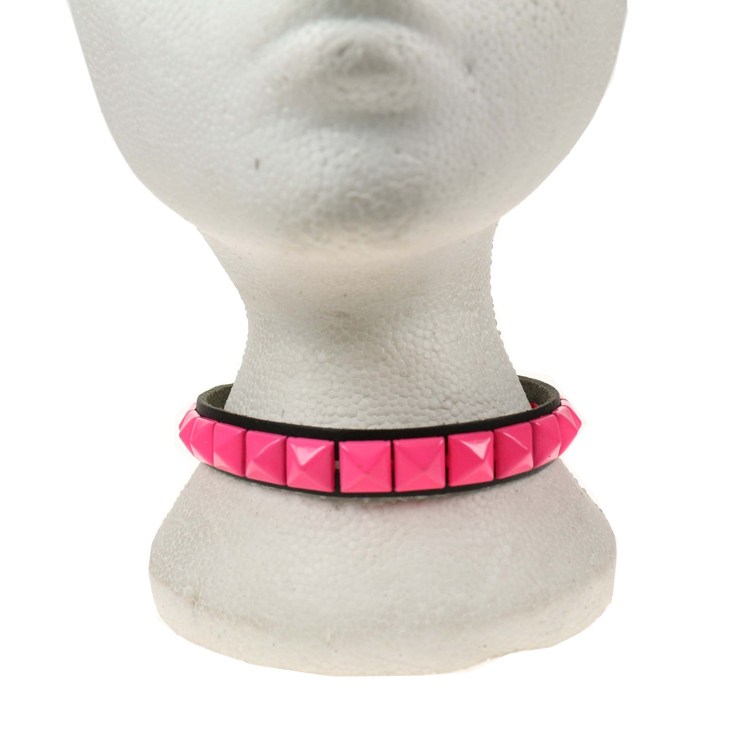 NB246F 1 Row 1/2 Inch Fl Pink Pyramid Leather Choker