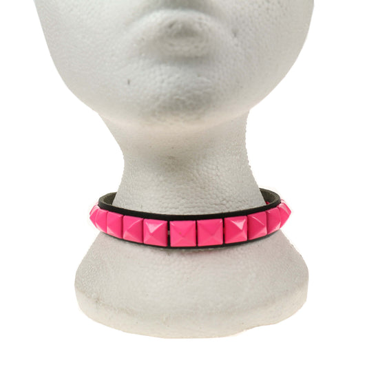 NB246F 1 Row 1/2 Inch Fl Pink Pyramid Leather Choker