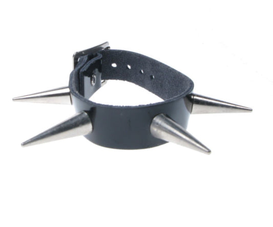 WB066 1 Row Medium Cone Spike Leather Wristband - Black