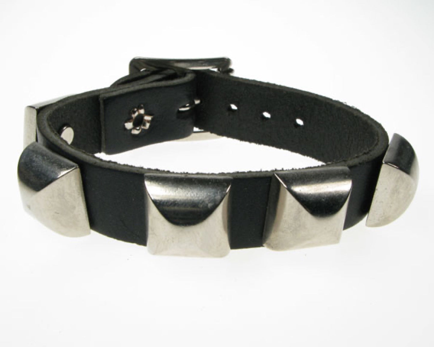 WB351 1 ROW LARGE SPACED CURVED PYRAMID Leather Wristband - Black