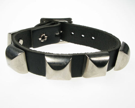 WB351 1 ROW LARGE SPACED CURVED PYRAMID Leather Wristband - Black