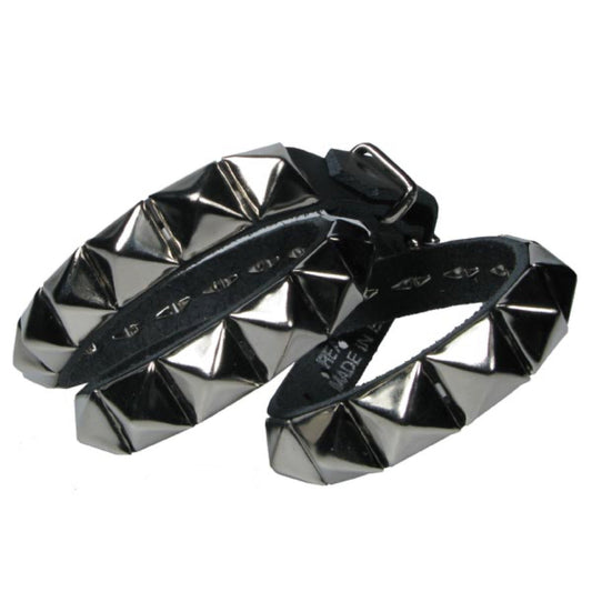 WB684 1 Row 1/2 Pyramid Leather WristbandLeather Wristband